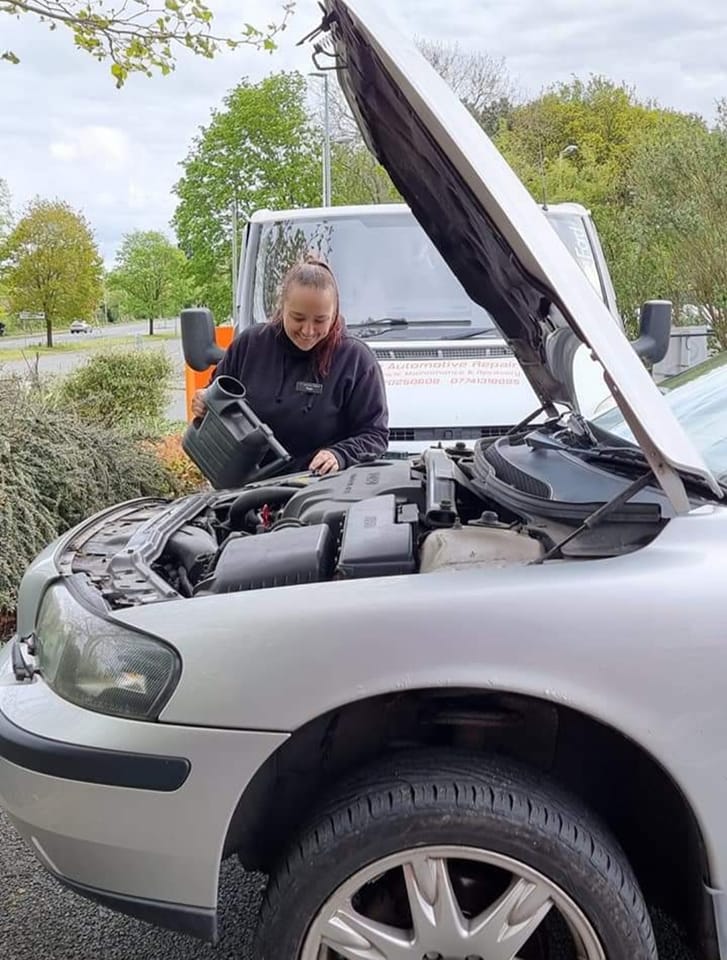 LP Automotive Recovery Ltd at work
